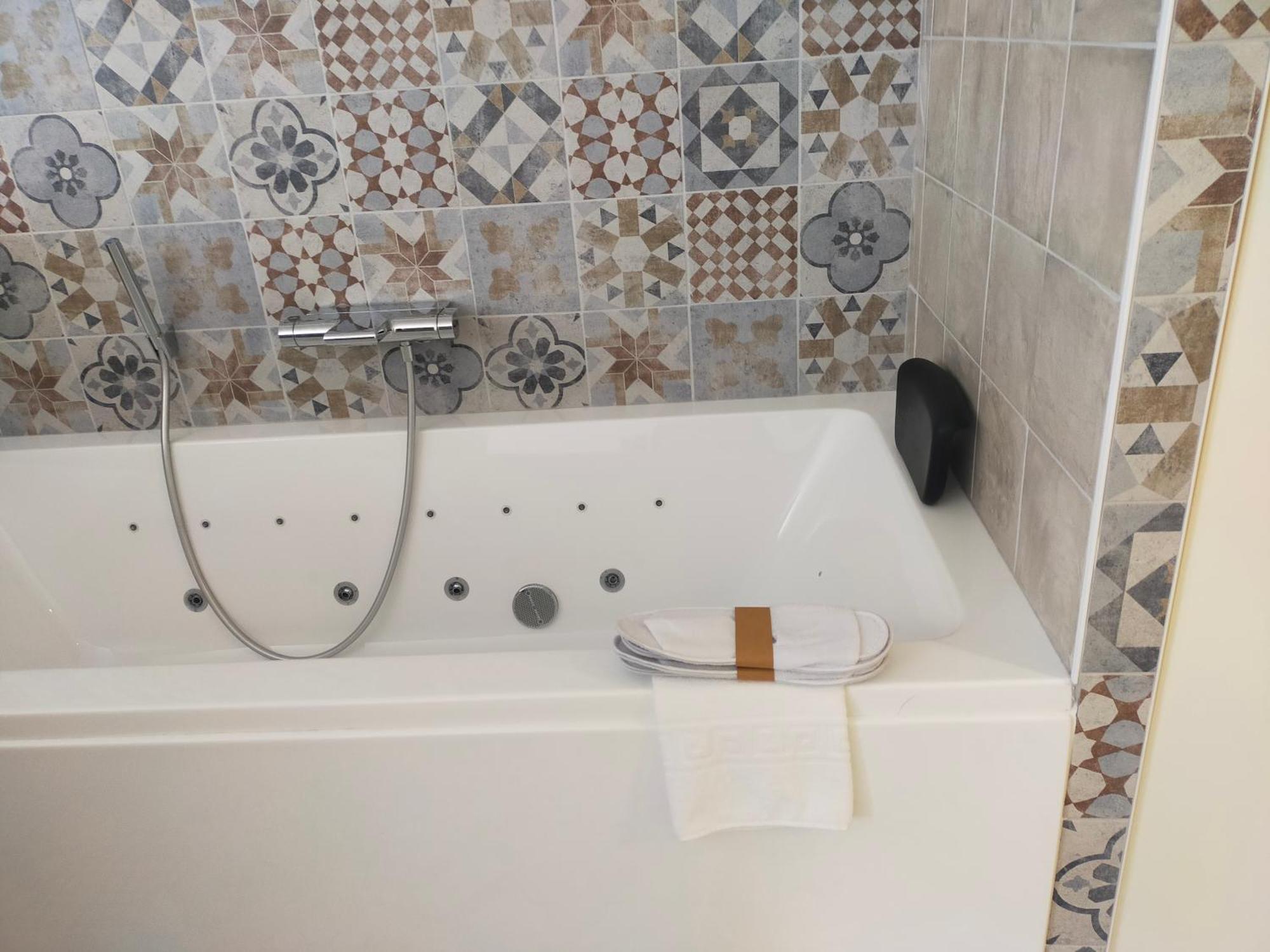 Hotel Cotinga Villars-les-Dombes Esterno foto